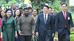 Chủ tịch nước Lương Cường cùng Tổng thống Sri Lanka thăm Khu di tích Chủ tịch Hồ Chí Minh tại Phủ Chủ tịch