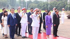 Thủ tướng Thái Lan vào Lăng viếng Chủ tịch Hồ Chí Minh