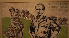 Bác vẫn cùng chúng cháu hành quân