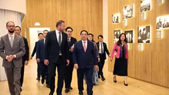 Thủ tướng tìm hiểu mô hình hợp tác công tư về văn hóa của Estonia