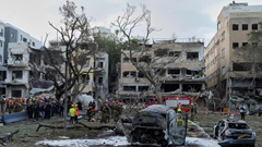 Khuyến cáo công dân sẵn sàng về nước hoặc sang nước thứ ba khi chính quyền cho phép