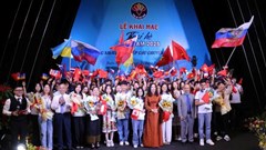 Tuổi trẻ kiều bào “Cùng nhau viết tiếp câu chuyện hòa bình”