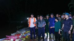 Thị sát xã ngoại thành Hà Nội ứng phó lũ trong đêm, Thủ tướng chỉ đạo sẵn sàng sơ tán dân khi cần thiết