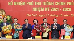 Thủ tướng trao quyết định bổ nhiệm và giao nhiệm vụ cho 2 Phó Thủ tướng, 3 Bộ trưởng