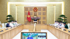 Thủ tướng chủ trì họp khẩn về ứng phó, khắc phục hậu quả mưa lũ tại miền Trung