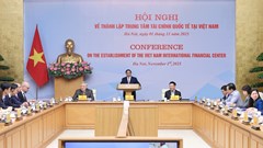 Thủ tướng chủ trì hội nghị về thành lập Trung tâm tài chính quốc tế
