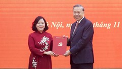 Bà Bùi Thị Minh Hoài tham gia Ban Bí thư, giữ chức Bí thư Đảng ủy MTTQ, các đoàn thể Trung ương