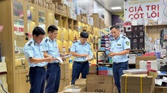 Xử lý nghiêm cán bộ, công chức, sĩ quan có hành vi tiếp tay, bao che vi phạm buôn lậu, gian lận thương mại và hàng giả