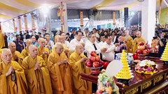 Trang nghiêm Lễ tưởng niệm, kỳ siêu liệt sĩ và đồng bào yêu nước đã hy sinh tại Công viên Lê Thị Riêng