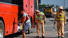 Từ ngày 10.8, siết chặt quản lý xe hợp đồng, cấm đón, trả khách tại các điểm cố định của doanh nghiệp