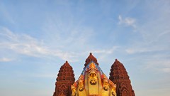 Độc đáo linh vật rắn thần Naga 5 đầu tại Bình Định