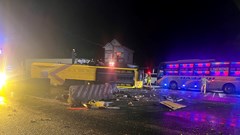 Vụ xe khách lật tại dải phân cách ở Phú Yên, khiến 3 người tử vong