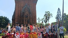 Hoa hậu, nam vương siêu thể hình trải nghiệm du lịch tàu hỏa