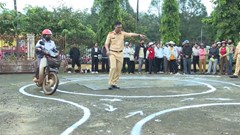 Đồng bào biên giới vùng Gia Lai được hỗ trợ, đào tạo miễn phí để lấy bằng lái xe A1