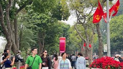 Hồ Gươm ngày đầu năm, bắt đầu một vòng quay yên bình