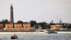 Những ánh đèn không ngủ giữa Trường Sa