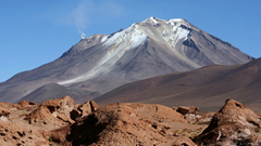 Đồn đoán một “núi lửa zombie” bất ngờ hoạt động trở lại