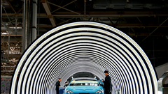 Siêu nhà máy tự động ở Trung Quốc bất ngờ trở thành xu hướng điểm nóng du lịch