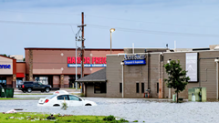 Mưa lớn bất thường ở Mỹ, gây ngập lụt diện rộng