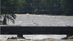 Nước Mỹ chứng kiến mùa hè mưa bão và lũ lụt: Lý do đằng sau?