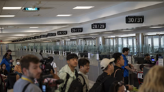 Du khách đến Mỹ phải trả thêm mức phí lên tới 250 USD