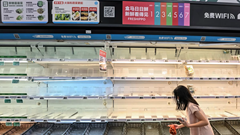 Kệ hàng trống rỗng, người dân sơ tán ứng phó với siêu bão Ragasa tại Trung Quốc