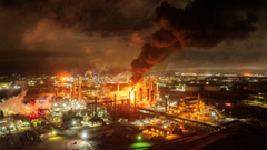 Nổ lớn tại nhà máy lọc dầu Chevron gần Los Angeles