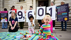 Khoảng 4,5 triệu trẻ em ở Anh sống trong cảnh nghèo đói