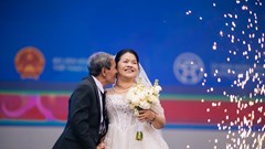 Bài 1 - Hạnh phúc trọn nghĩa tình 50 năm