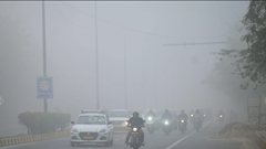 New Delhi ngộp thở trong biển khói độc, gây gián đoạn cuộc sống người dân