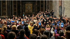 Vatican bước vào Giáng sinh đầu tiên do Giáo hoàng Leo XIV chủ trì