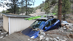 Bão mùa Đông dữ dội tấn công California vào ngày Giáng sinh