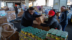 Lý do thu nhập tăng, cảm giác nghèo vẫn “đeo bám” người Mỹ?