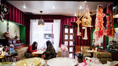 “Làn gió mới” gìn giữ văn hóa quán cà phê Nhật Bản đang dần mai một