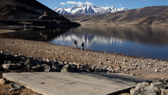 Mùa đông dị thường “chia đôi” nước Mỹ