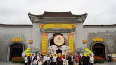 Lan toả hạnh phúc từ non thiêng Yên Tử