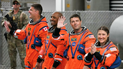 Các phi hành gia Artemis II đã ​lên đường tới Mặt Trăng