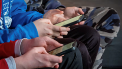 Châu Âu triển khai ứng dụng xác minh độ tuổi trực tuyến để bảo vệ trẻ