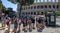 Kỳ nghỉ hè trong mơ có thể đang dần xa tầm với