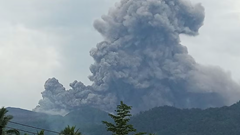 Nhiều người thiệt mạng và mất tích do núi lửa phun trào ở Indonesia
