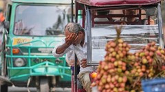 Nắng ​nóng khiến đường phố và chợ búa ở miền Bắc Ấn Độ vắng tanh 