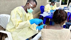 Ebola lan nhanh, vượt khả năng truy vết ở miền Đông Congo
