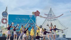 Người dân và du khách hòa mình với “Cảm xúc mùa hè” Hội An