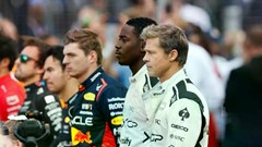 “F1”: Xứng danh bom tấn mùa Hè của Hollywood về đua xe công thức