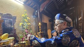 Tri ân “ông tổ” ca Huế Ưng Bình Thúc Giạ Thị