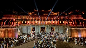 “Hoàng cung huyền ảo” thu hút du khách trải nghiệm Đại Nội Huế về đêm