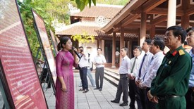 Dâng hương tri ân và khai mạc triển lãm “Ký ức thời hoa lửa” tại di tích Chín Hầm