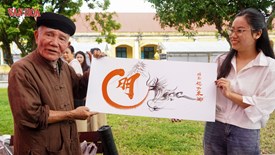 Lan tỏa hồn Việt qua nghệ thuật thư pháp tại Huế