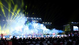 Nơi con sông Hồng chảy vào đất Việt rực rỡ sắc màu văn hoá