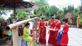 Bài 2 – Khai thác đa dạng nguồn lực văn hóa các dân tộc và làng nghề